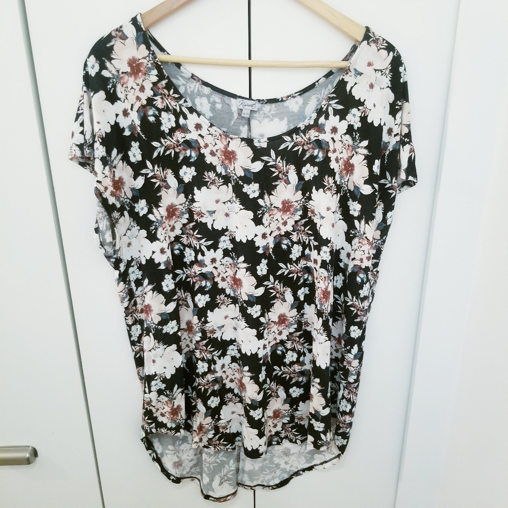3/$45 | Kismet Floral Blouse T-shirt Top